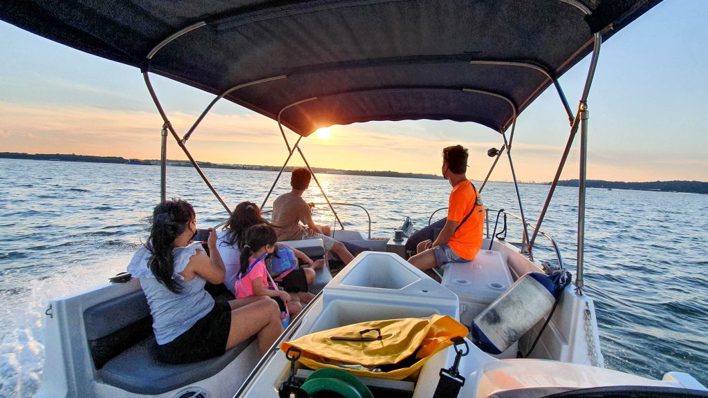 Singapore Boat Tour Kelong Visit