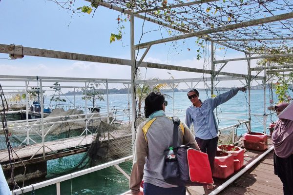 Singapore Boat Tour Kelong Visit