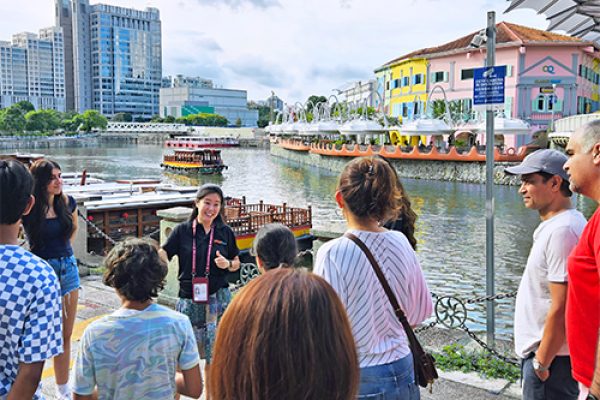 SG-river-tour-guide