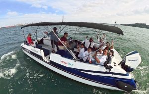 Singapore Boat Tour Kelong Visit